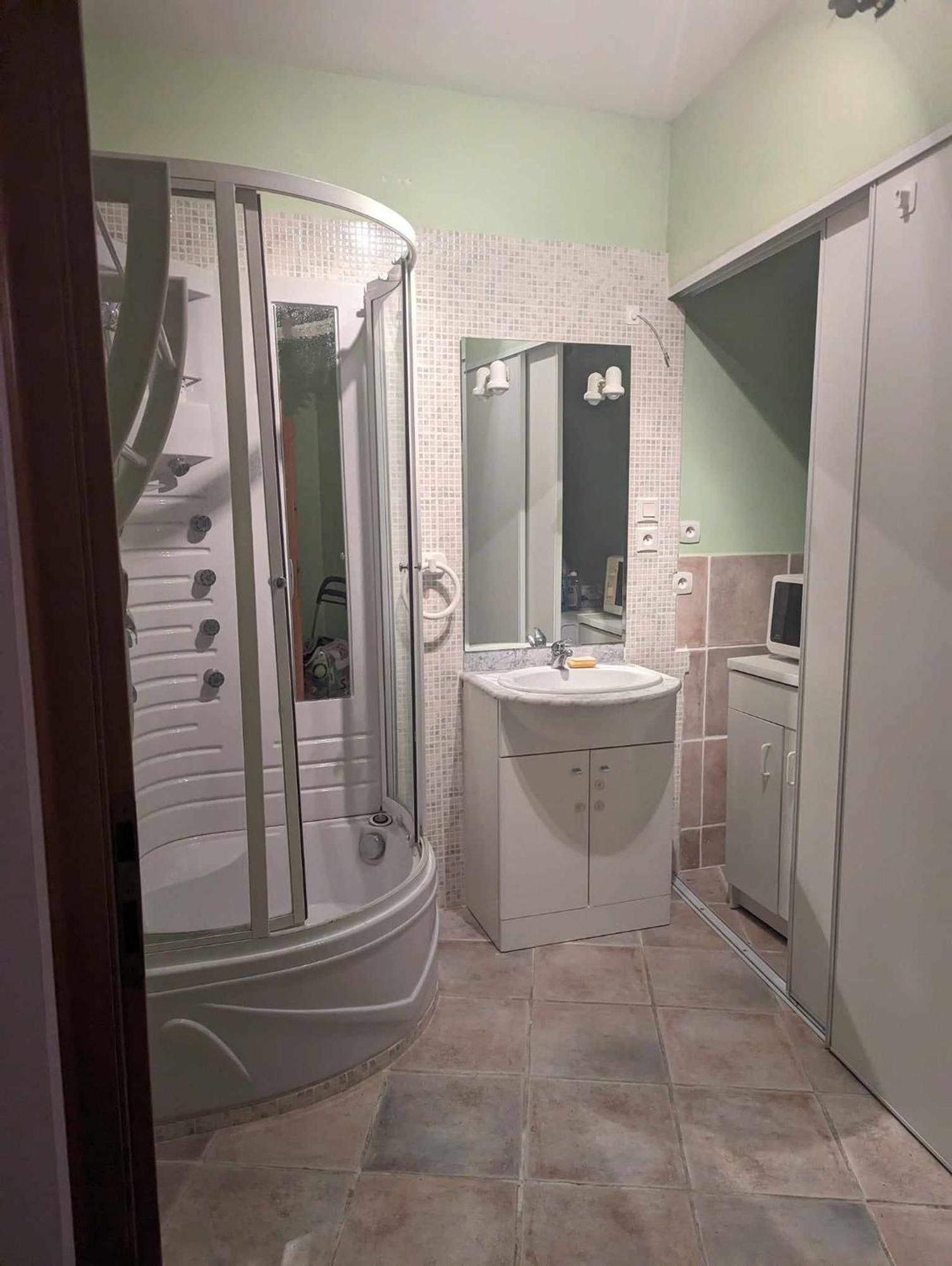 Chambre Climatisee Avec Espaces Privatifs Dont Salle De Bain Et Wc La Liviniere Exteriér fotografie